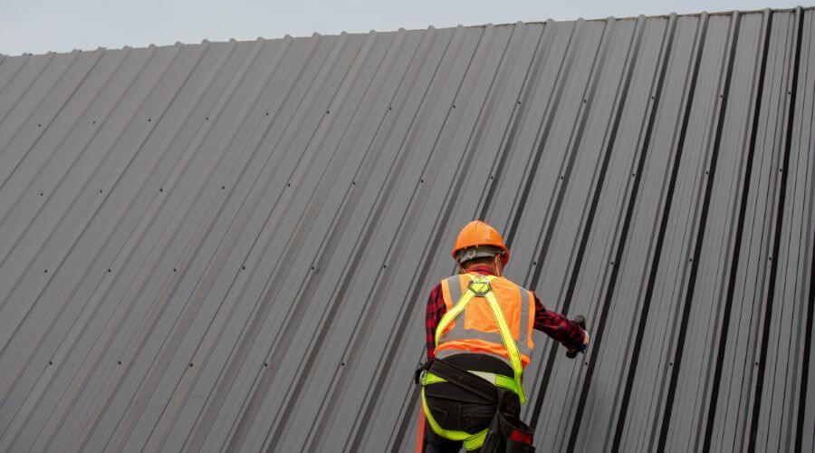 Professional gutter cleaning in Crawford, NE
